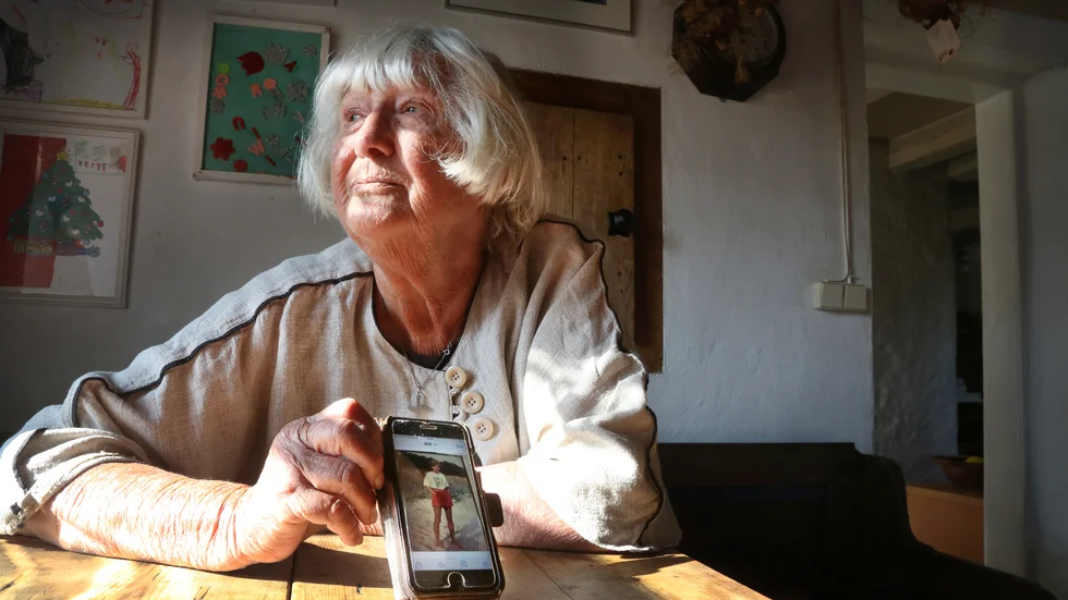 Sorgen och chocken har blivit en saknad utan slut. Det har gått 30 år men Anne-Marie Enkel slutar aldrig tänka på kusinen och bästa vännen Ulla-Britt Gutelind som omkom med Estonia. "Hon var som en syster för mig".