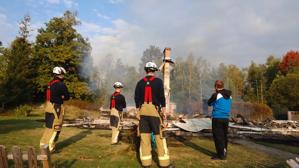 En villa blev totalförstörd i nattens brand.