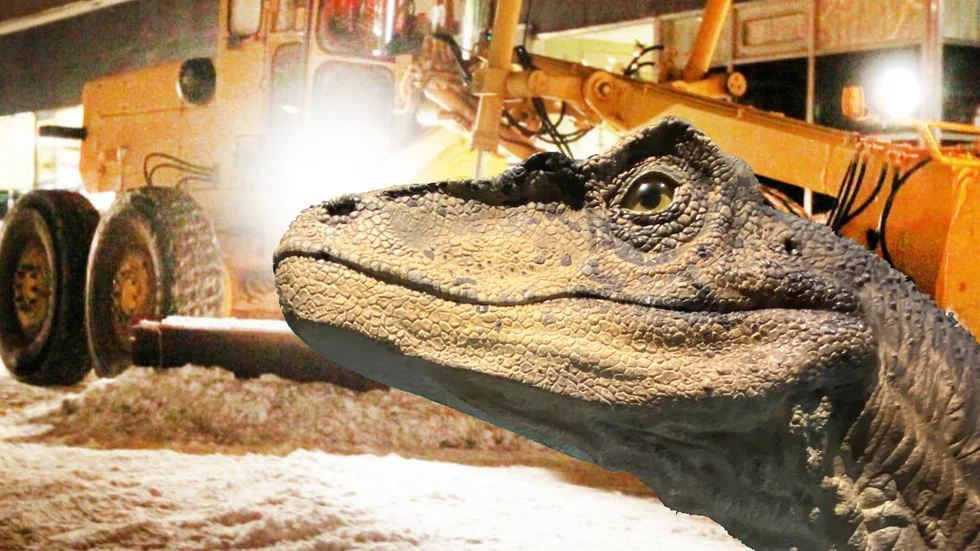 En dinosaurie och en annan "dinosaurie".