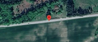 Stopp på väg 77 på grund av olycka med en personbil