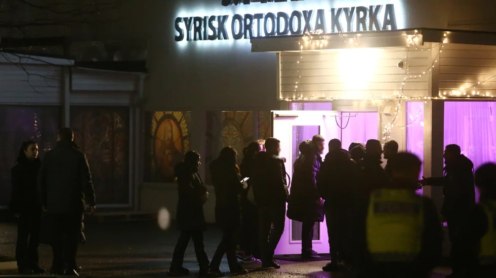 På lördagskvällen samlades ett hundratal personer vid Sankta Maria Syrisk-ortodoxa kyrka i Ektorp för en minnesstund för den nyligen mördade Gaboro.