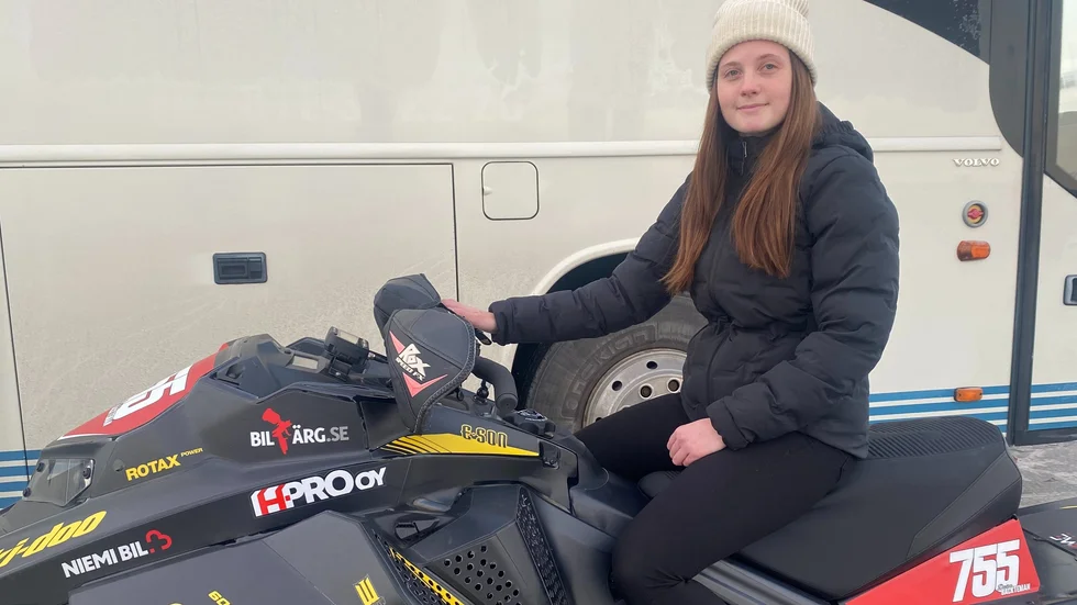 Davina Backteman är tillbaka på skotern. Hon ser det som en vinst. I februari visste hon inte om karriären var över.