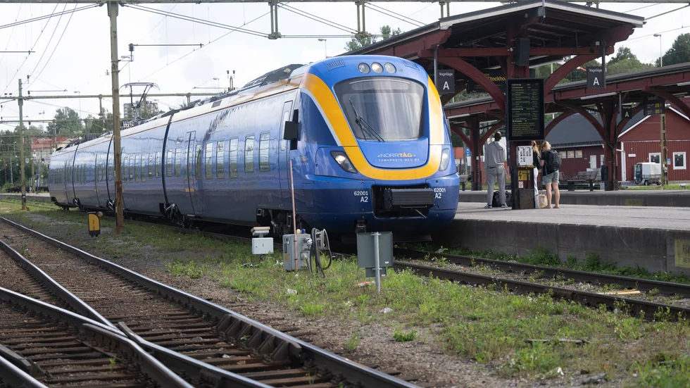 Vem tar ansvar för att ersättnignstrafiken fungerar? Det  undrar insändarskribenten.