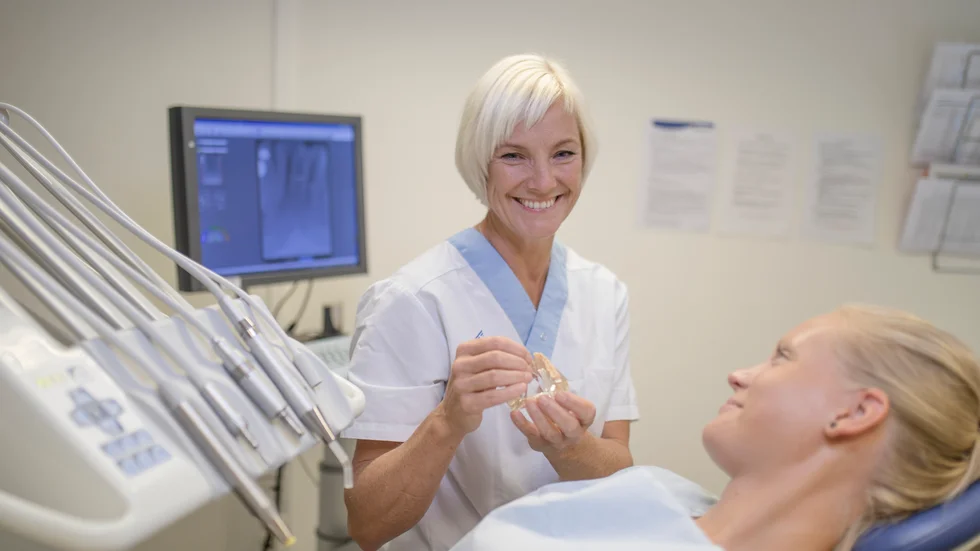 Pernilla Lundberg, övertandläkare och professor vid Institutionen för odontologi vid Umeå universitet. Pressbild.