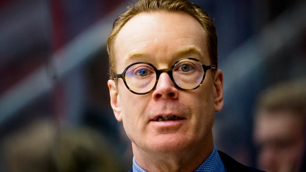 Niklas Eriksson är idag tränare för Örebro Hockey i SHL. Han kommer ursprungligen från Västervik och fanns med i det VIK-lag som spelade den första säsongen i Tjusthallen.