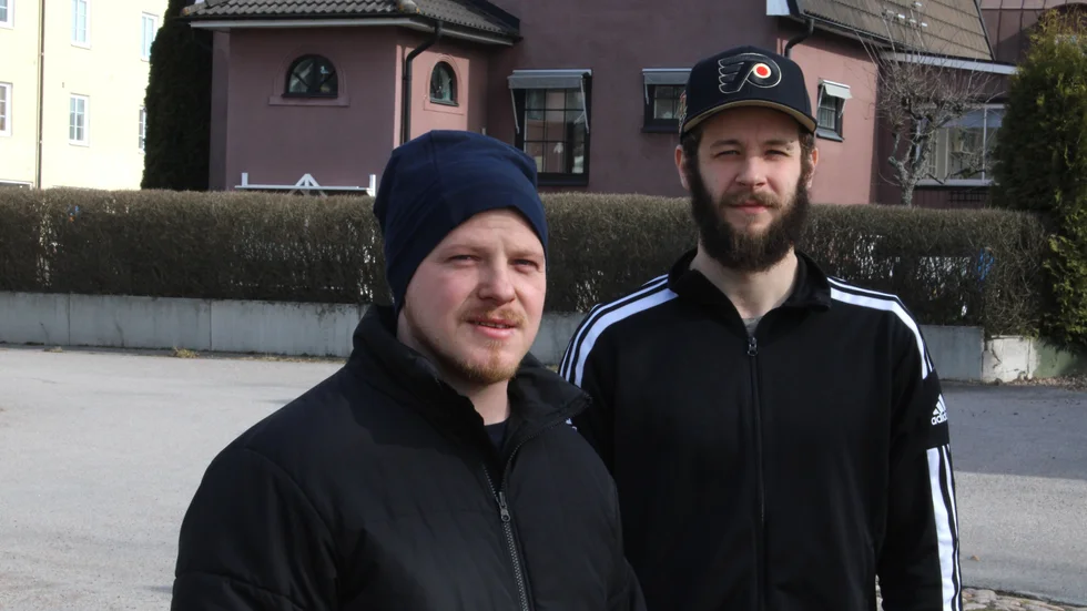 Linus Johansson och Kevin Sköldsson är drivande i projektet att starta upp innebandyn i Södra Vi IF igen.