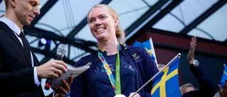 Landslaget tackar av Hedvig Lindahl – under landskampen