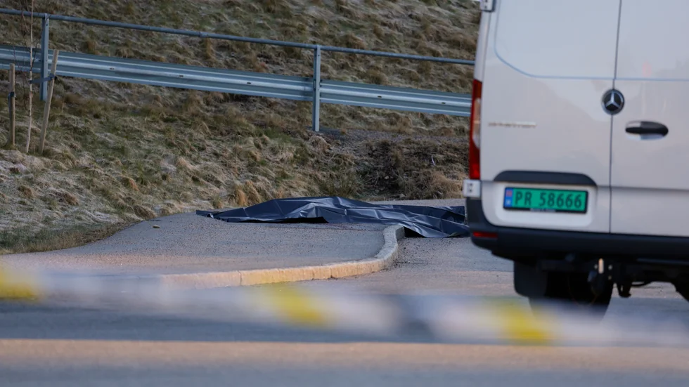 Polis på plats sedan en person hittats död i Lindesnes kommun i det norska fylket Agder.