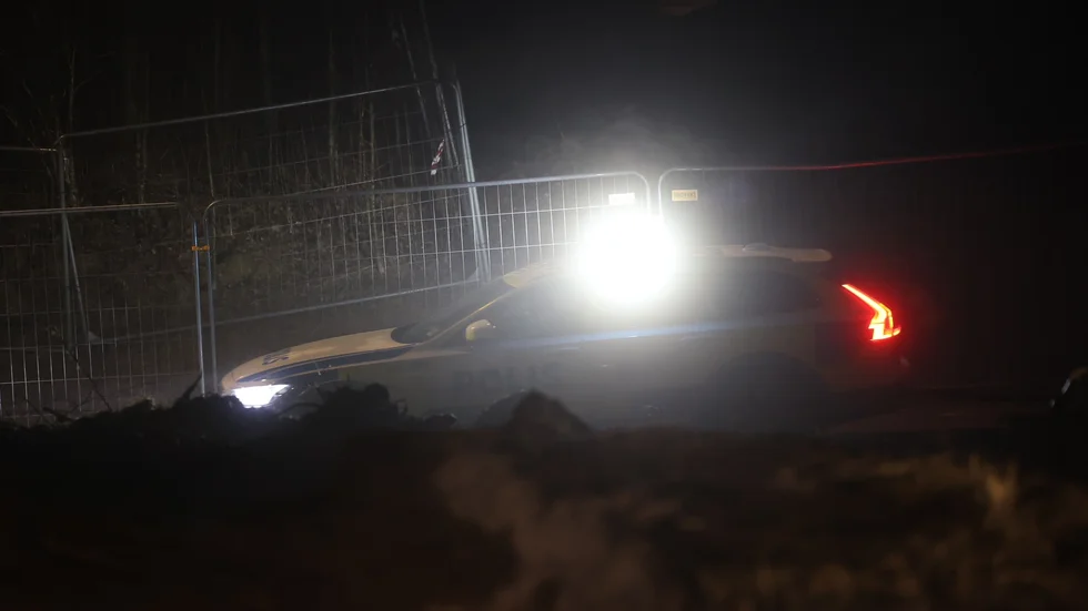 Polisen på plats i Sävja efter en misstänkt dieselstöld vid ett vägbygge. 