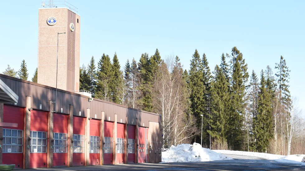 På flera platser runt gamla brandstationen hittades PFAS-ämnen, bland annat vid knuten där snöhögen ligger.