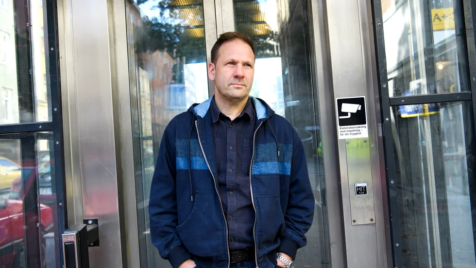 Journalisten och författaren Lasse Wierup kommer nu med boken "Maffiapakten" som är en fristående uppföljare till hans bok "Gangsterparadiset". Han fick 2021 priset "Guldspaden" för bästa grävande journalistiska bok för Gangsterparadiset.