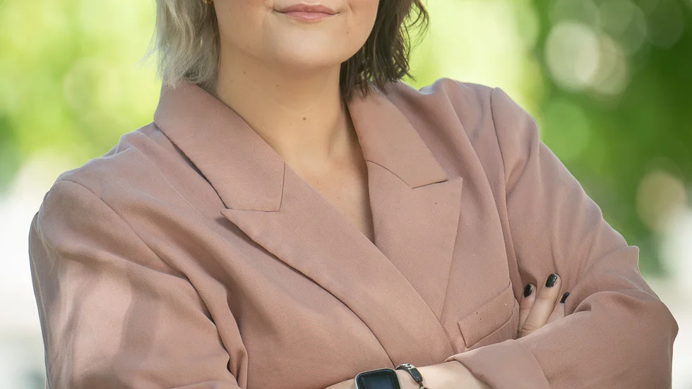 Kiki Knezevic har valt sida. "Kommer aldrig sluta kämpa mot fascismen."