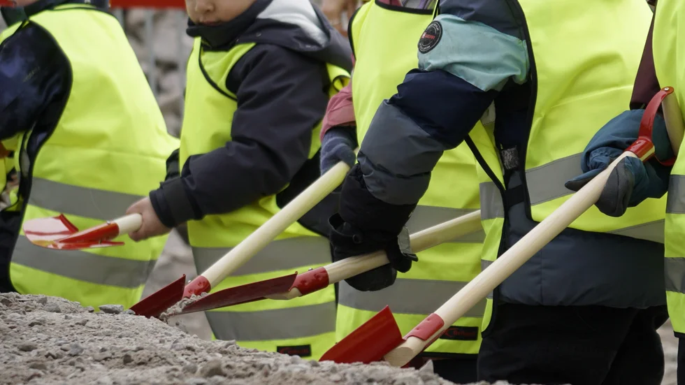 "Om vi vill ha en välfungerande förskola och locka fler till yrket måste lönerna höjas rejält".