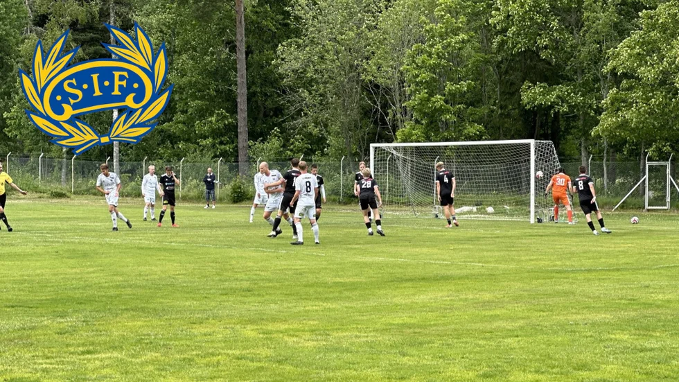 Strömsberg mot Fanna sommaren 2024. Blir det division V-fotboll i Strömsberg nu?
