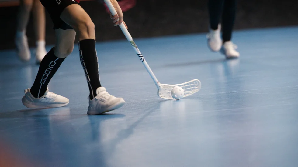 Innebandy är en av de sporter som blir kvar LIU-programmet. Skribenten tycker att de borde ha varit fler.