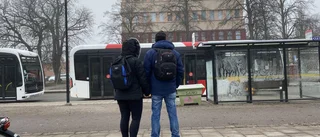 Sverige höll tyst minut för offren i Örebro🌹                  