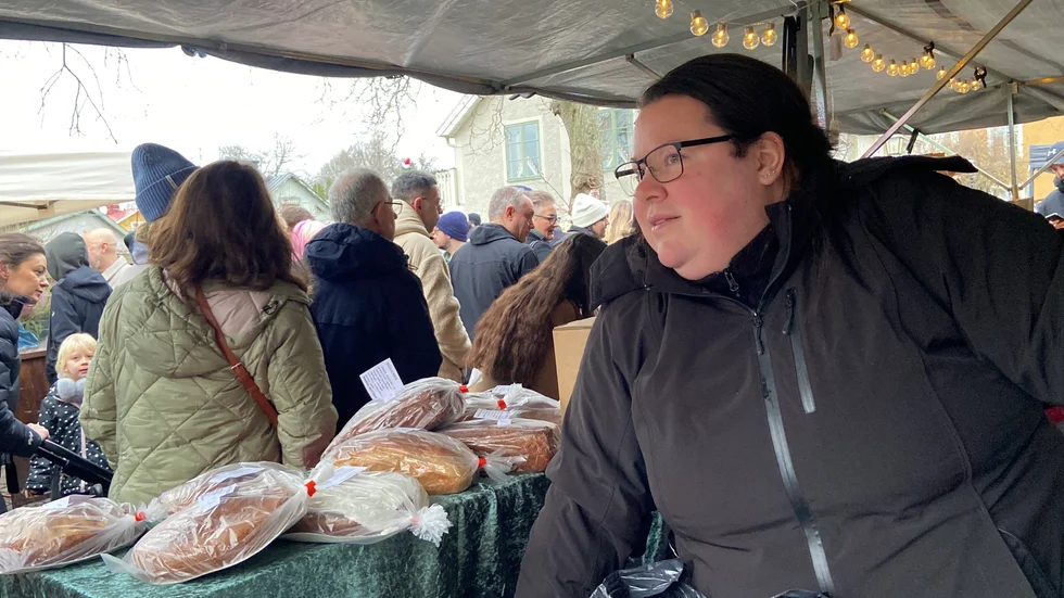 Den mångariga uställaren Elinor Björk vittnar om ett möjligt publikrekord på årets julmarknad.