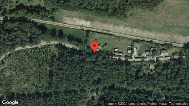 Problem i trafiken efter nedfallna träd på väg 986