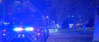 Utryckning efter larm om röklukt från lägenhetshus