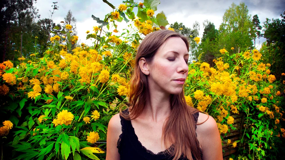 Annelie Lockneman, musiker i Solberga, Blackstad njuter av tystnaden.