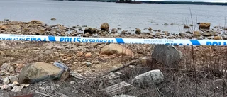 Police confirm human remains found on beach