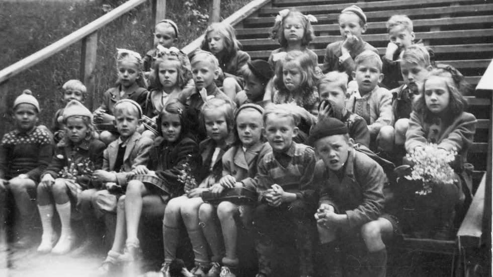 Skolutflykt till Åbackarna för folkskoleeleverna från Oskarsskolan.
