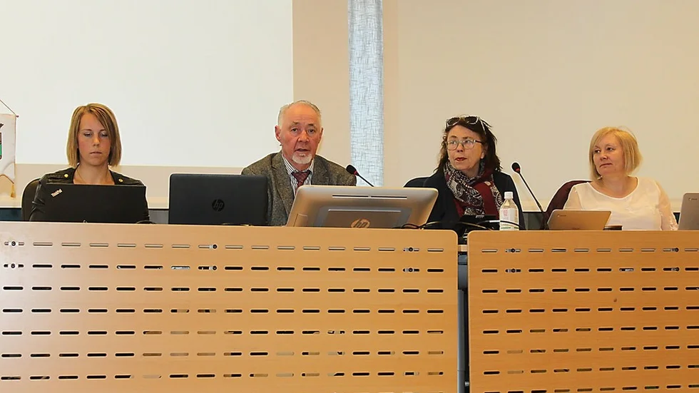 Anna Wallenberg, kommunsekreterare, Stefan Zunko (S), ordförande i fullmäktige, Lisbeth Brevig (M) och Helen Stockow (S) i kommunfullmäktiges presidium.