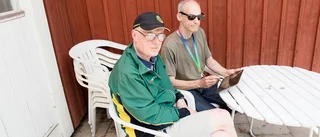 Duon som jobbar för att skärmletarna