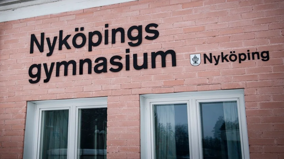 Rekryteringsprocessen för tjänsten som biträdande rektor, för gymnasieverksamheten på Skavsta, har dragit ut på tiden. Under tiden har Nyköpings kommun i stället använt sig av ett avsevärt dyrare alternativ.