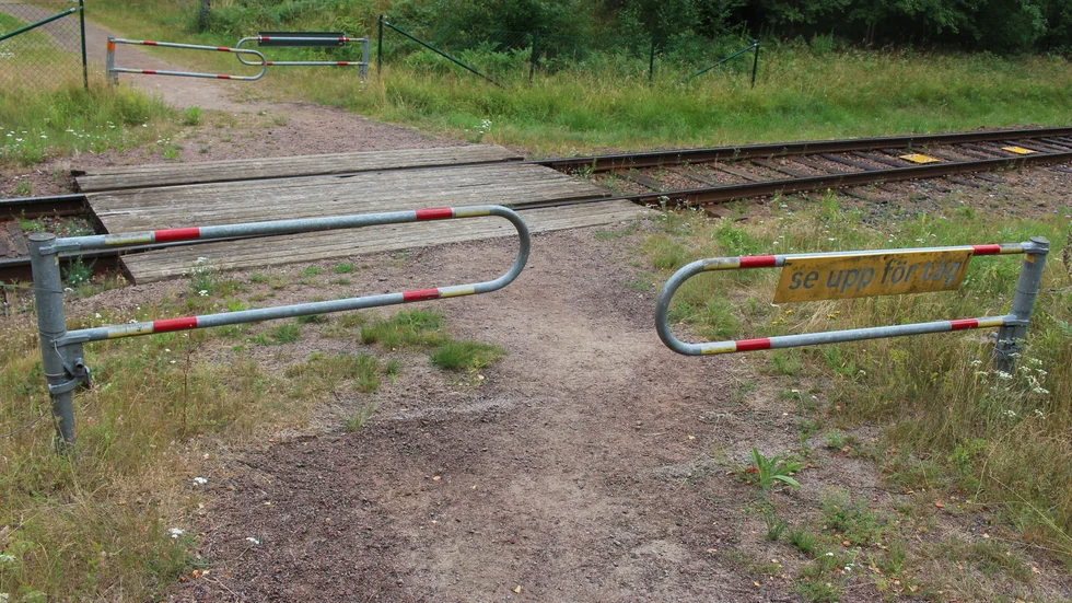 Det var vid den här obevakade järnvägsövergången som helgens dödsolycka inträffade.