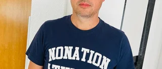 Mersed Osmanovic från Trosa fick sin budbil saboterad – för andra gången: "Alla sidor på bilen är förstörda med klotter"