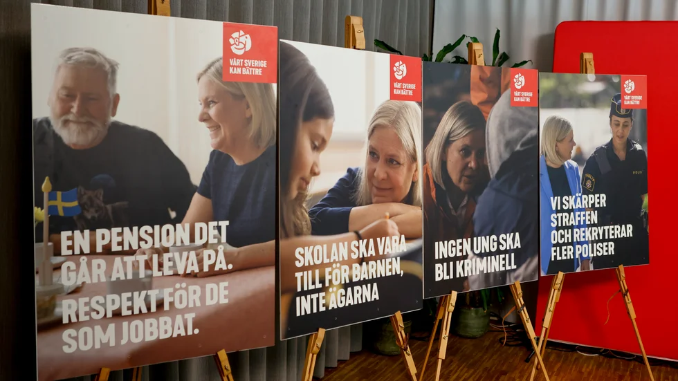 Socialdemokraternas valaffischer som ska sättas upp på gatorna.