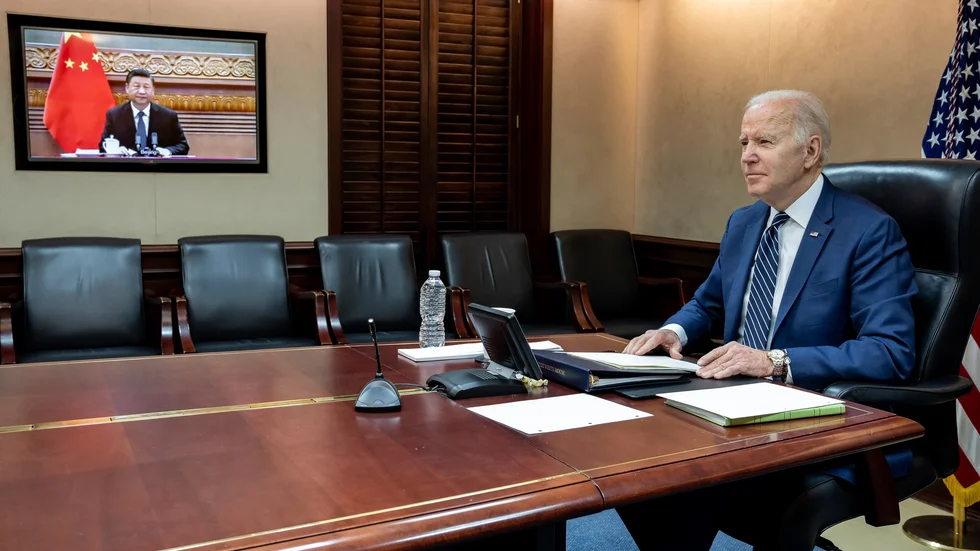 Joe Biden i ett virtuellt möte med Kinas president Xi Jinping i mars 2022.