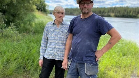 Ranghild Eriksson, ordförande i Jokkfalls intresseförening och samordnaren Karl-Gunnar Brännvall hoppas på fint väder och massor av tillresta när det är dags igen för Harrens dag i Jokkfall.