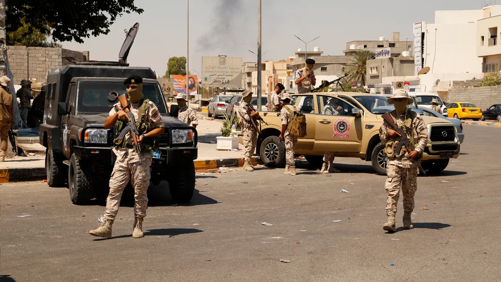 Militären patrullerar Libyens huvudstad Tripoli sedan strider brutit ut mellan milisgrupper i juli. Arkivbild.