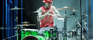 Travis Barker tillbaka på scenen igen