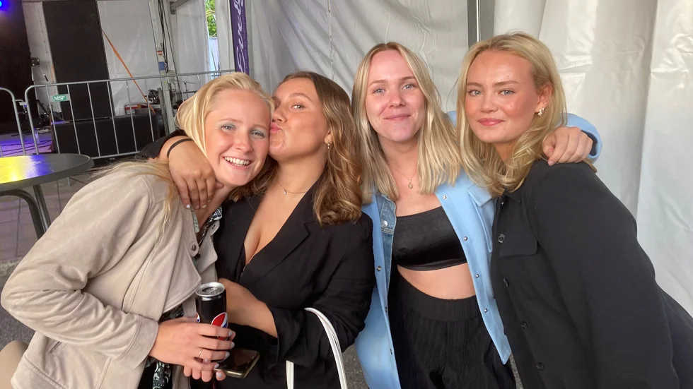 Nellie Häggberg, 21, Emmeli Larsson, 20, Amanda Persson, 19, och Tindra Löwdin, 19, från Luleå.