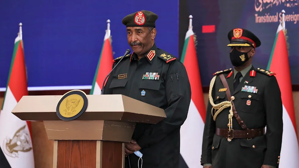 Den sudanesiska militärjuntans ledare Abdel Fattah al-Burhan vid maktövertagandet i november förra året. Arkivbild.