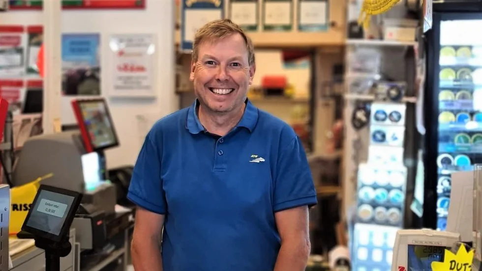 "Vi har ju många stamkunder men det skulle också kunna vara en sommargäst", säger Ulf Andersson på Spelkiosken i Östhammar.