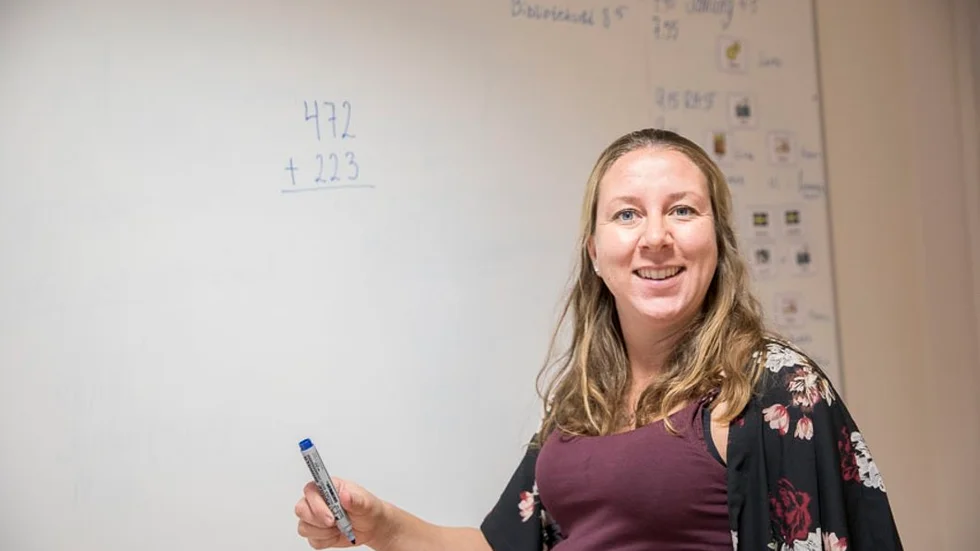 Matte- och idrottsläraren Kristin Nilsson från Julita skola får årets kvalitetspris av kommunen.