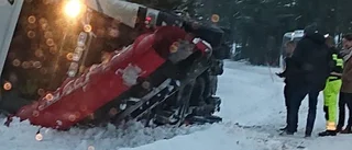 Plogbil körde i diket utanför Ärla