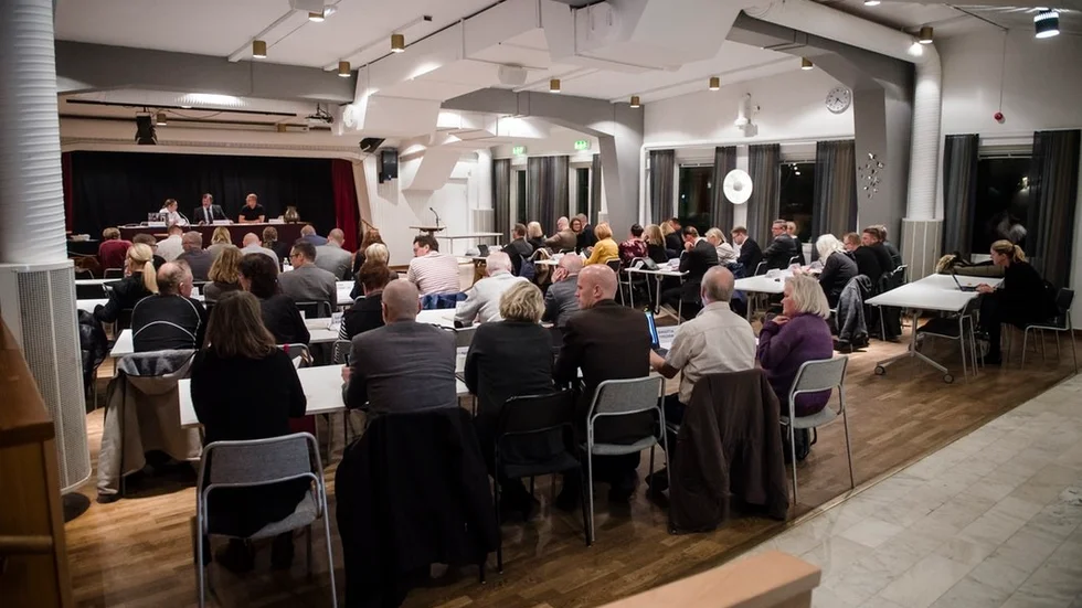 Måndagens kommunfullmäktigesammanträde var välbesökt. Där presenterades bland annat alla nya ledamöter i nämnderna i kommunen.
