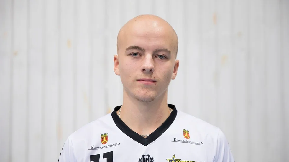 Gustav Winterros Malmsten gjorde 1–0 efter två minuter, men sedan gjorde hemmalaget sex raka mål på fem minuter.