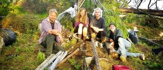 Hungrig bland knott och ätbara växter