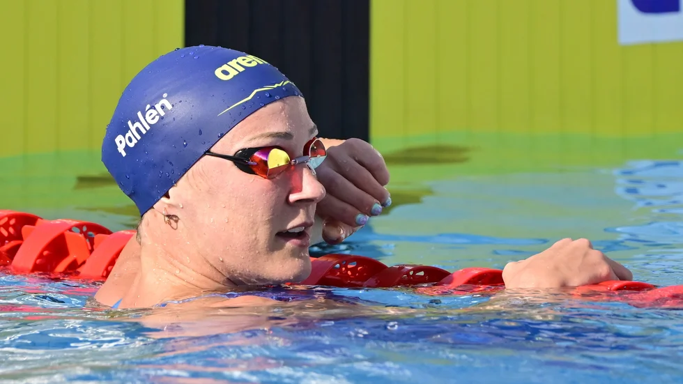 Sarah Sjöström tog sig enkelt vidare från försöken på 50 meter frisim i EM.