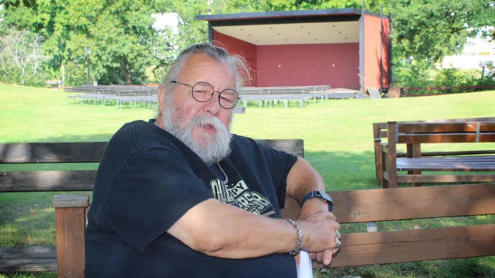 Kennert Lantz ordnar med arrangemanget "Musik Nostalgi" som sker på lördag eftermiddag 27 augusti i Mjölby hembygdsgård.