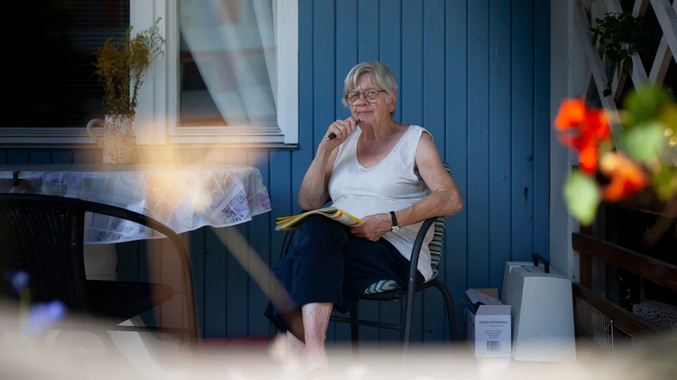 Marianne Wretman bor i huset intill den plats där en person hittades allvarligt skadad på lördagsmorgonen.