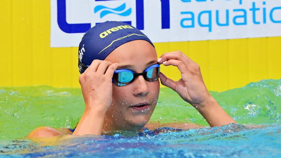 Hanna Rosvall tog sig till semifinal på 50 meter ryggsim med sista tid.