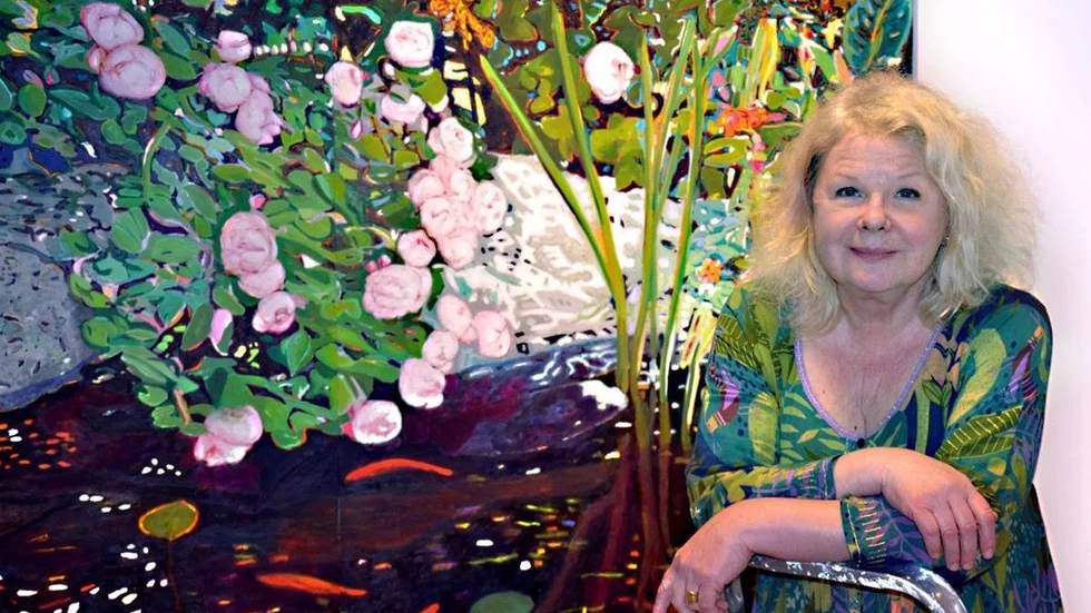 Mia Malmlöf porträtt framförTrädgårdsbild till EK.jpg