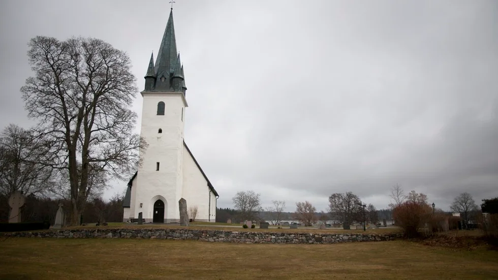 Sverigedemokraterna tar för första gången plats i Frustuna församlings kyrkofullmäktige.